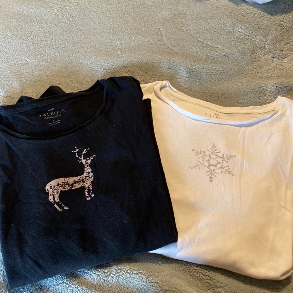Holidays are coming and these T-shirts are adorable!